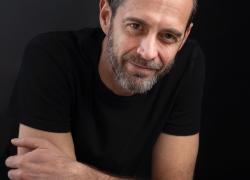 Lo scrittore Pietro Grossi presenta il suo ultimo libro "Qualcuno di noi", Mondadori, alla Fondazione Poma Liberatutti di Pescia