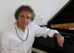 Educational Music Academy, i talenti del Maestro Roberto Cacciapaglia a Piano City 2025

