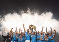 Il Napoli è campione d'Italia e vince il 4° scudetto della sua storia, battuto il Cagliari 2-0, inutile la vittoria dell'Inter a Como per 2-0