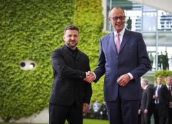 Merz e i volenterosi alzano i toni: sarà Terza Guerra Mondiale per assecondare BlackRock e Rotschild?



