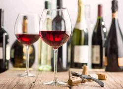 La Spagna cerca diecimila volontari per bere vino ogni giorno per i prossimi quattro anni e capire se fa male