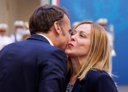 “Vertice del disgelo” Meloni-Macron, i 2 ancora con von der Leyen e contro Putin: “Ue più sovrana e sostegno incrollabile all’Ucraina”, silenzio su Gaza