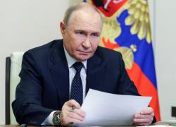 Ucraina, Putin chiude alla tregua: "Il regime illegittimo di Kiev la userebbe per armarsi, sta diventando organizzazione terroristica"