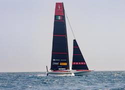 Unipol, official sponsor del team Luna Rossa nella sfida per la 38esima America's Cup a Napoli 
