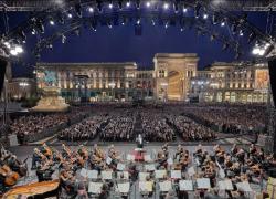 Concerto per Milano, stasera 5 giugno la Filarmonica e Riccardo Chailly in Piazza Duomo, un omaggio al cinema 