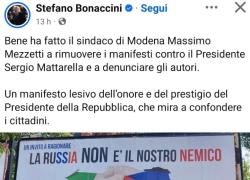 Bonaccini si vanta della rimozione di un cartellone a sostegno della Russia, negata anche la libertà di espressione