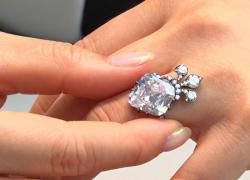 New York, all'asta da Christie's il raro diamante rosa della regina di Francia Maria Antonietta da 5 milioni di dollari