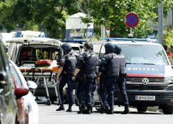 Sparatoria scuola Graz, killer 22enne Arthur A “ha sparato 40 colpi” con una pistola e un fucile da caccia, Meloni: “Una tragedia”