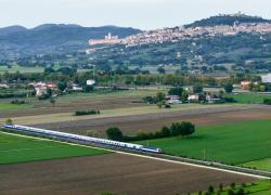 Treni Turistici Italiani: si amplia l’offerta con nuove destinazioni in partenza, questo autunno, da Roma verso l’Umbria, la Toscana e il Piemonte