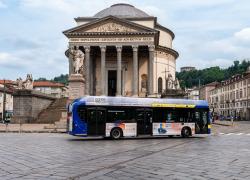 IVECO celebra 50 anni di innovazione a Torino con "50xBeyond": anteprime e storia per raccontare il futuro della mobilità commerciale