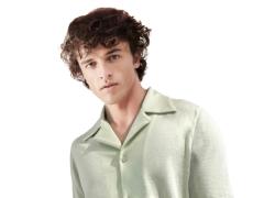 Svevo presenta a Pitti Uomo la "Bowling Knit Shirt" realizzata con telai Bentley originali anni '50

