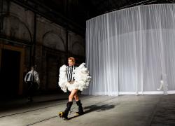 Polimoda Graduate Show, venti talenti emergenti pronti a rivelare storie personali, visioni coraggiose e sperimentazioni materiali che travalicano le convenzioni del fashion system