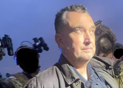 Minneapolis, uomo vestito da poliziotto spara e uccide deputata dem Melissa Hortman e marito, ferito senatore Hoffman, arrestato Vance Boelter