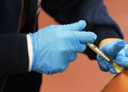 Rimini, falsi vaccini Covid per ottenere il green pass, medico Roberto Bonato e 74 pazienti verso il processo: € 250 per poter lavorare