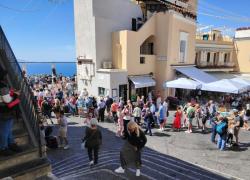 Capri, vietato disturbare il turista e salta fuori la normativa anti petulanza con multe fino a 649 euro