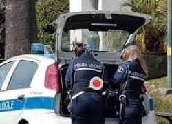 Genova, indagati ex assessore alla sicurezza e comandante polizia locale, perquisizioni negli uffici comunali