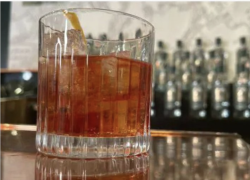 “Il Negroni è un drink razzista”, rissa sfiorata tra 7 giovani al bar Primavera di Pordenone, titolare: “Assurdo, pensavo di averle viste tutte”