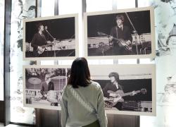 Gallerie d’Italia di Intesa Sanpaolo, mostra dedicata al concerto dei Beatles a Milano nel 1965; 60 anni di storia e cambiamento culturale 
