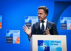 Vertice Nato all'Aja, Rutte insiste: "La minaccia principale è la Russia, nel 2025 oltre 50 mld $ di 'aiuti' militari per Kiev"