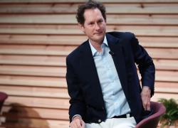 Ferrari presenta il progetto 'Hypersail', debutto ufficiale nel mondo della vela; Elkann: "La barca è come una navicella speziale, non vediamo l'ora di vararla"