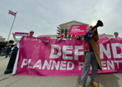 Usa, Corte Suprema dà ragione ai repubblicani e blocca finanziamenti pubblici per l’aborto, stop fondi Medicaid per Planned Parenthood