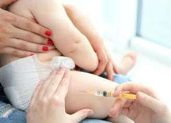 Giappone, sindrome morte improvvisa del lattante scomparsa dopo stop a vaccino Covid obbligatorio sotto i 2 anni, dottor Kory: “Decessi neonatali diminuiti”