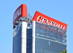 Collasso insegna Generali Milano, presidente ordine ingegneri Penati: “Caldo estremo ha contribuito a cedimento”, ma indagine per crollo colposo