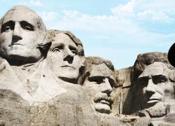 Usa, no a desiderio di Trump di essere scolpito sul Monte Rushmore, Commissione Risorse Naturali: "Irrealizzabile politicamente e concretamente"