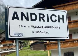 Belluno, cartello frazione Andrich rubato dai tifosi del Bayer Leverkusen, in squadra calciatore omonimo, lettera anonima: “400€ per ricomprarlo” 