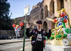 Philip Colbert porta Lobsteropolis a Erice – Dal 10 luglio 2025