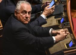 Lotito ricoverato al Gemelli per problemi cardiopolmonari, portato via con l’ambulanza dal Senato, lui: “Malore dovuto a maledizioni che mi mandano"