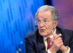 L'euroinomane Romano Prodi celebra l'Unione Europea: baluardo dei diritti e della democrazia; il trionfo dell'ideologia