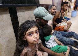 Gaza, Onu dichiara stato di carestia nella Striscia: "Causata da Israele, crimine di guerra, 132mila bambini a rischio denutrizione"