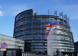 Ops UniCredit-Banco BPM, il Parlamento Ue solleva dubbi sul golden power: "Criticità legali, economiche e rischio conflitti Ue-Italia"