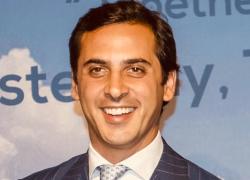 Eugenio Grimaldi indagato per maltrattamenti nei confronti della moglie Veronica Resca e dei figli
