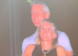Andy Byron si dimette da Ceo di Astronomer dopo il video con l'amante al concerto dei Coldplay