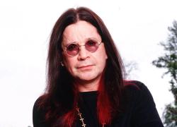 Addio a Ozzy Osbourne, morto a 76 anni il leader dei Black Sabbath, nel 2020 aveva annunciato di avere il morbo di Parkinson