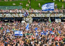Belgio, 2 soldati israeliani accusati di crimini di guerra e contro l'umanità: avevano esposto bandiera Idf a Tomorrowland - VIDEO