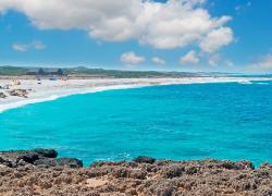 Sardegna, nella spiaggia di Is Arenas nudisti e sesso selvaggio con le proteste dei residenti