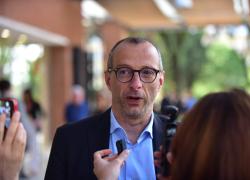 Avviso di garanzia per Matteo Ricci, candidato dem nelle Marche, indagato per corruzione per affidi pubblici a Pesaro, Conte: “Chiarisca”