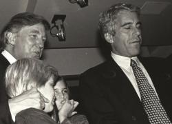 Trump ed Epstein insieme: dal matrimonio nel ‘93 a sfilate Victoria’s Secret nel ’99, tycoon smentisce: “State scherzando? Fake news” – VIDEO