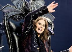 L'ultima messa di Ozzy non è stata empia ma patetica nel suo eroismo romantico. Il principe delle tenebre è morto, lunga vita al principe