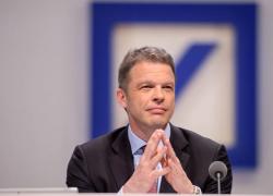 Deutsche Bank, nel 1H 2025 utile record di €3,7 mld (+146%) e ricavi a €16,3 mld (+6%); Sewing: "Ottima strada per obiettivi 2025"