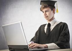 Università online, iscrizioni boom, +51% rispetto a 2024, Multiversity primo ateneo italiano con 170 mila studenti, seguito dalla Sapienza (112 mila)