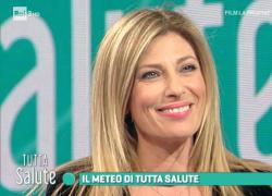 Addio a Claudia Adamo, morta per cancro a 51 anni la meteorologa Rai, nell'ultimo post: "Ho smesso di aspettare di essere immortale"