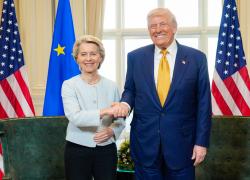 Dazi, von der Leyen si piega agli Usa per sostituire il gas russo: "Investimenti su gnl e petrolio per 750 mld € nei prossimi 3 anni"
