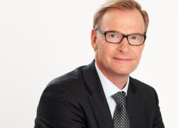 Iveco, nel 2Q 2025 ricavi consolidati pari a €3,78 mld (-3%) e EBIT adjusted a €215 mln (-29%); Persson: "Restiamo focalizzati sul lungo termine"