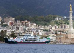 FS Logistix vara Athena, la nuova nave green di Bluferries per collegamenti sostenibili nello Stretto di Messina