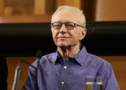 Gaza, scrittore israeliano Grossman: “In corso un genocidio, l’occupazione dei territori palestinesi del 1967 ci ha fatto perdere la ragione”
