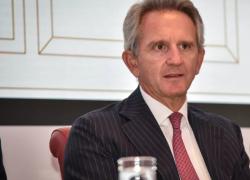 Mediobanca accelera sull’ops per Banca Generali: Nagel anticipa l'assemblea al 21 agosto, pressing su Generali per il via libera